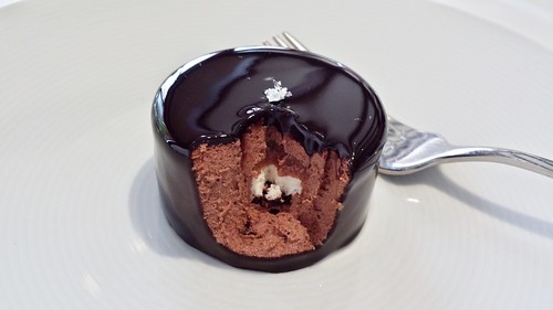 Tetsuya's: Chocolate Cake with Hazelnut