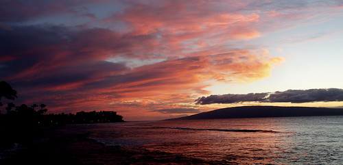 ocean sunset hawaii maui pacificisland pacificislands redclouds sonyalpha sonydslra580 tamron18270mmpzd