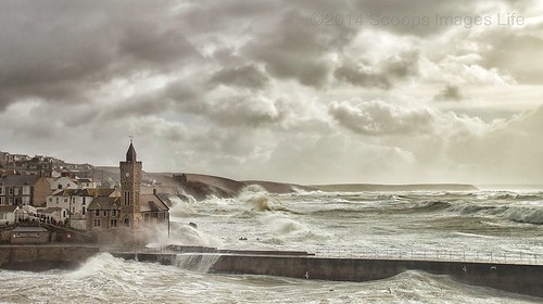 ocean sea wild seascape west canon wednesday landscape coast big cornwall waves harbour crash tide country master lee 5d filters storms tidal magnificent hercules porthleven watermovement leefilters snapseed iplymouth twogiantscoops