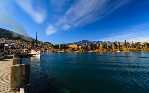travel autumn newzealand boat scenic southisland queenstown lakewakatipu wideanglelens canon1022mm canon7d