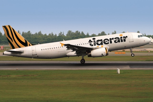 Standard Chartered and Tigerair guarantees you a faster way to your next getaway with joint Platinum Credit Card - Alvinology