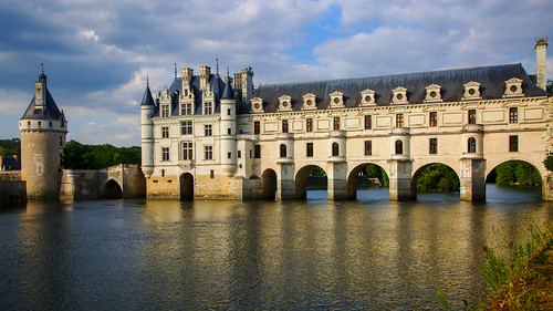 sunset summer france building castle architecture french europe king dusk europeanvacation royal bank right southbank queen frenchrevolution chateau loire loirevalley renaissance royalty 18thcentury chenonceau noble 16thcentury chenonceaux 2015 nobility indreetloire chenenceau chateaudechenonceau dianedepoitiers catherinedemedici