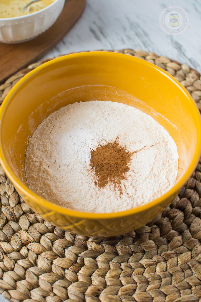 バニラパウンドケーキNutella Swirl小麦粉の混合物