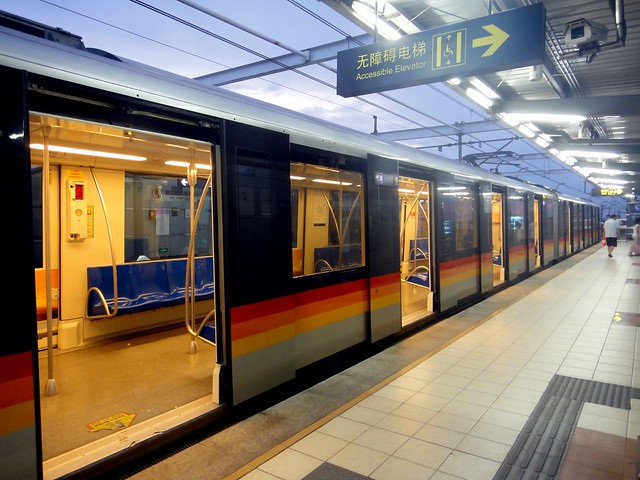 5号线列车 闵行开发区站 Minhang Development Zone Station