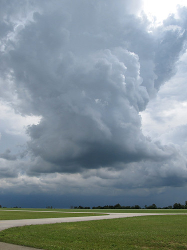 ohio summer storm weather clouds plane airplane landscape landscapes airport cloudy airplanes stormy planes oh thunderstorm summertime airports storms mountvernon thunderclouds severe severeweather cumulonimbus tstorm knoxcounty knoxcountyairport countyairport 4i3