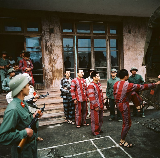 Vietnam China War 1979 - Tù binh Trung Quốc