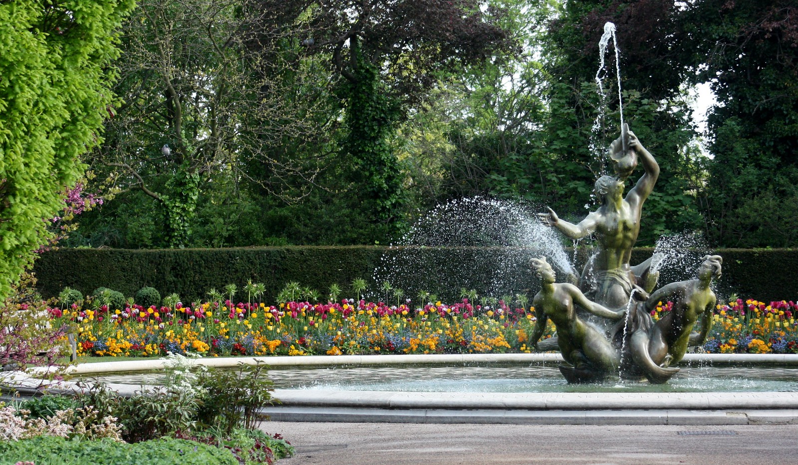 Regents Park Fountain Cover