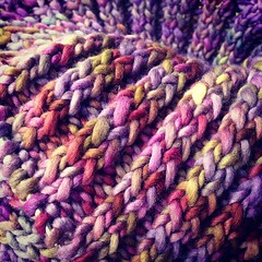 Mmmm I am LOVING how this @fablefibers variegated colorway is looking in the squishy twisted rib stitch pattern.