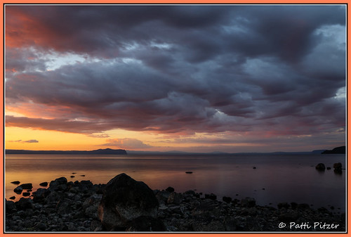 sunset newzealand reflection clouds waikato laketaupo motutere