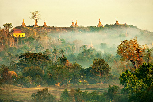 mist fog sunrise landscape outdoors pagoda nikon asia southeastasia d70 burma buddhism myanmar asie paysage brouillard brume leverdesoleil bouddhisme pagode birmanie mrauku rakhinestate myohaung 123faves asiedusudest pascalboegli