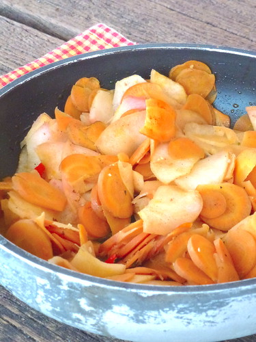 Insalata di Carote e mele alla cannella - Carrots & Apple salad with cinnamon