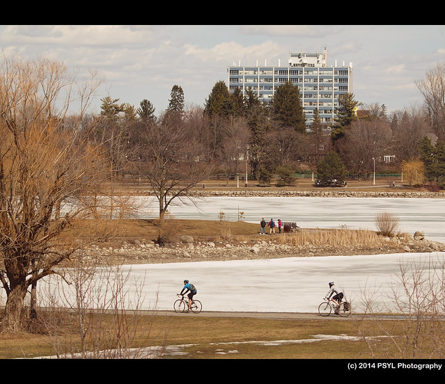 Ottawa citizens enjoying warm Spring