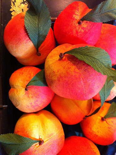 surprise-ball-peaches