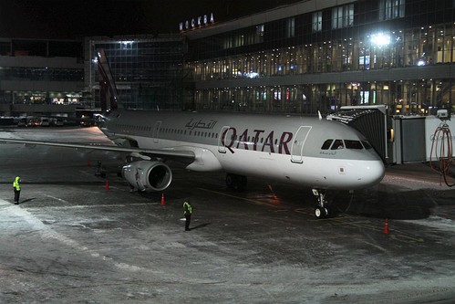 Waiting at the gate, Qatar Airways A321-231 rego A7-AIA