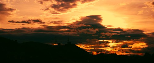 light sun colour luz sol yellow clouds sunrise grey nikon country amanecer basque d60 amorebieta