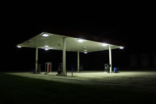 gasstation nighttime missouri fillingstation martinsburg