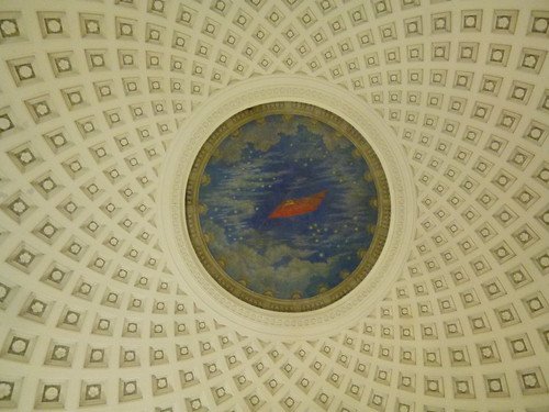 Taganskaya metro station, Moscow: ceiling