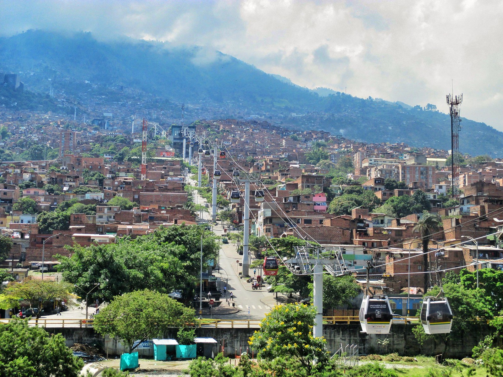 Medellín sex virgin for in Colombian gangs