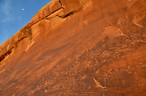 utah navajo kokopelli hopi bluff rockart incisionirupestri ladigue99 petroglifi nativeamericancultures sandislandpetroglyphs