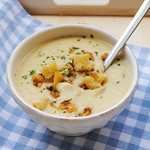 White beans and roasted cauliflower cream of soup