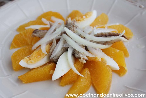Ensalada de naranjas y caballa. www.cocinandoentreolivos (9)