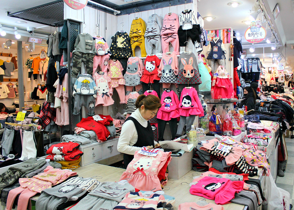 namdaemun-market-girls-clothing