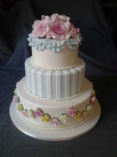 Reto Style Cake from Cakes by Judith Brosnan