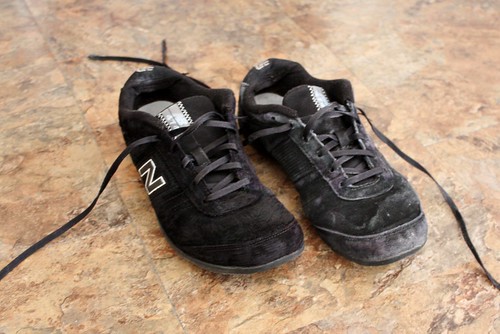 cleaning-salt-stains-off-suede-sneakers