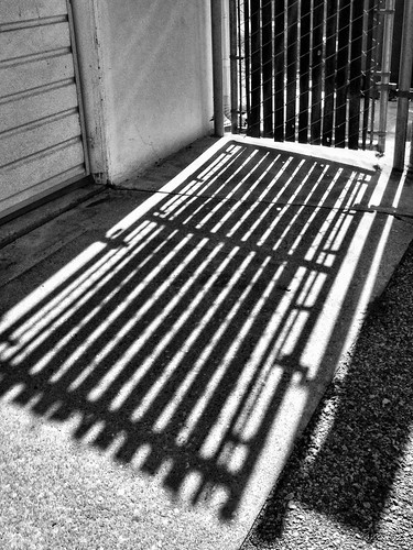 Gate shadow