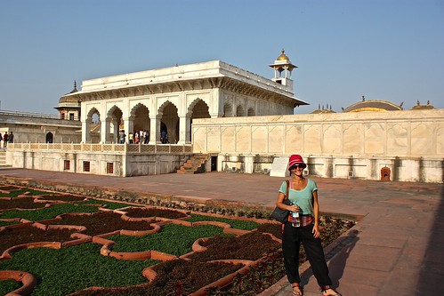 Lina in Agra Fort's palace