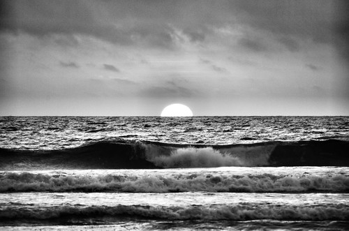 sunset blackandwhite beach ecuador surf waves playa surfing curia flickrandroidapp:filter=none