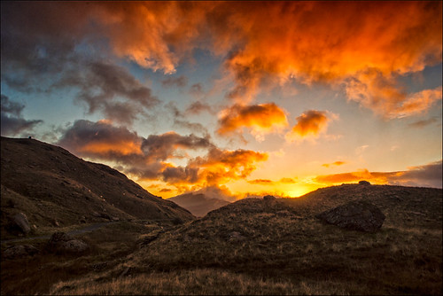sky mountain clouds sunrise colours snowdon snowdonia