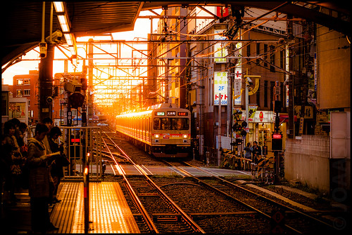 city sunset sun sunlight station japan by train tokyo evening metro eveningsun metropolis jiyugaoka canonef85mmf18usm canoneos5dmarkii newsurroundings exchangestudies