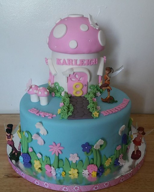Cake by Kindergarten CAKES