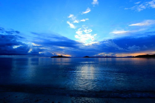 sea sunrise canon indonesia landscape island photography photo photos sulawesi archipelago canon1022 togian 600d canon600d