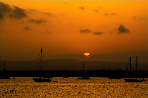 red italy orange yellow tramonto mare barche giallo sicily siracusa ortigia