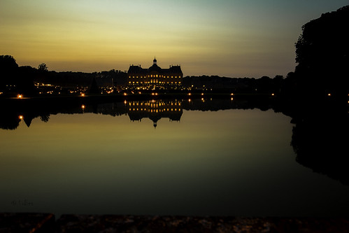sunset reflection castle mirror soleil reflet chateau mirroir couchédesoleil vauxlevicomte