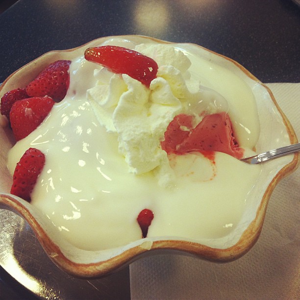 yogurt, strawberry ice cream, strawberries