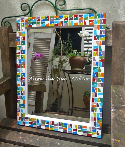 Espelho com moldura de mosaico