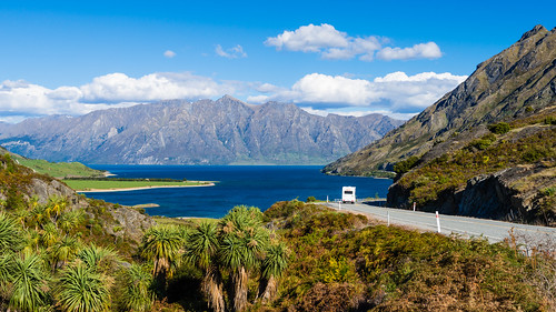world road city travel newzealand mountain lake cars nature landscape traffic pacific snapshot snaps southisland otago queenstown southernalps hawea campervan theneck otagoregion lakehāwea
