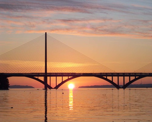bridge light sunset soleil brittany bretagne pont iroise potd:country=fr