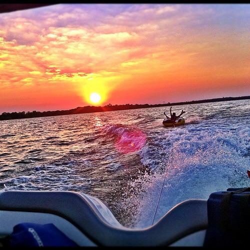 sunset party lake happy texas saturday yamaha tubing lakelewisville uploaded:by=flickstagram instagram:photo=220492809633351973978665 instagram:venue_name=lewisvillelake instagram:venue=11645975