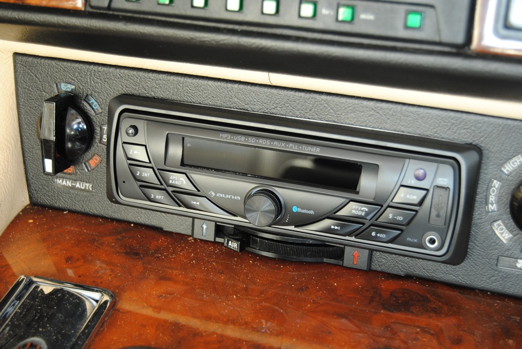 thing Outboard loose the temper 1990 XJS V12 Replacement Radio Suggestions - Jaguar Forums - Jaguar  Enthusiasts Forum