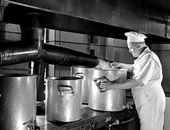 [Army Cook Steaming Cauliflower, Pepperell Manufacturing Company]