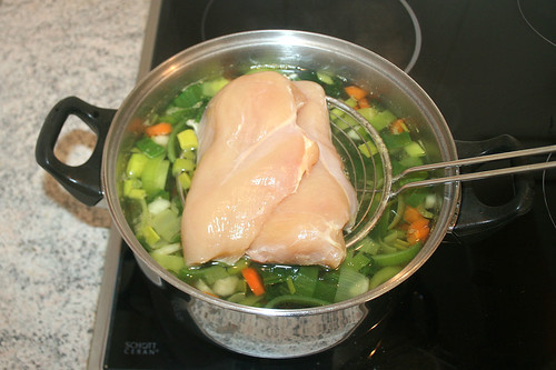 22 - Hähnchenbrust hinein legen / Put in chicken breast