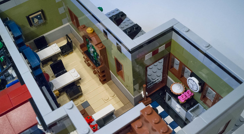 REVIEW LEGO 10243 Creator Expert - Le restaurant Parisien