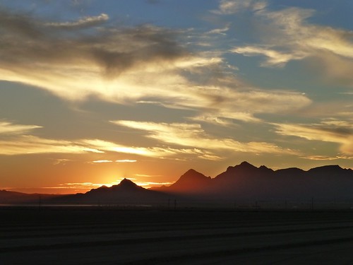 sunset arizona sun foothills mountains southwesternunitedstates desertsouthwest buckeyeaz