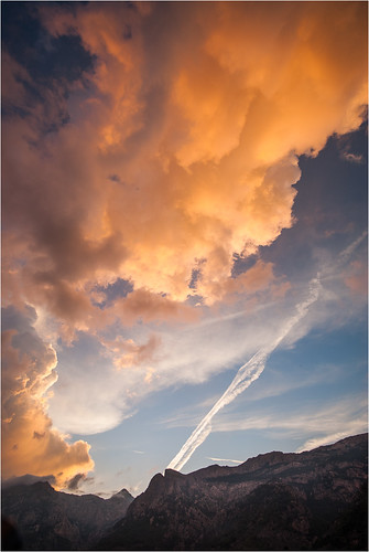 2012 clouds contrails dawn landscape mallorca mountain soller sunrise