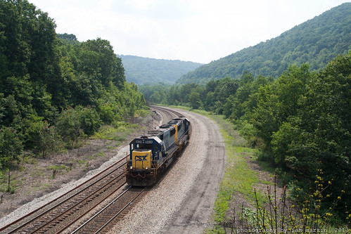 railroad pennsylvania locomotives westernmaryland helper meyersdale csx railtrail emd sd50 greatalleghenypassage keystoneviaduct keystonesubdivision