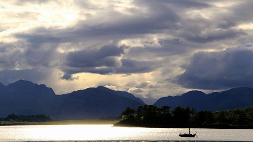 sky cloud water silhouette coast scotland boat yacht glencoe coastline ballachulish lochleven garbhbheinn eileanmunde